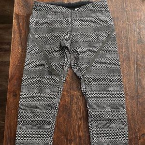 Nike dry fit/ reflective crop leggings